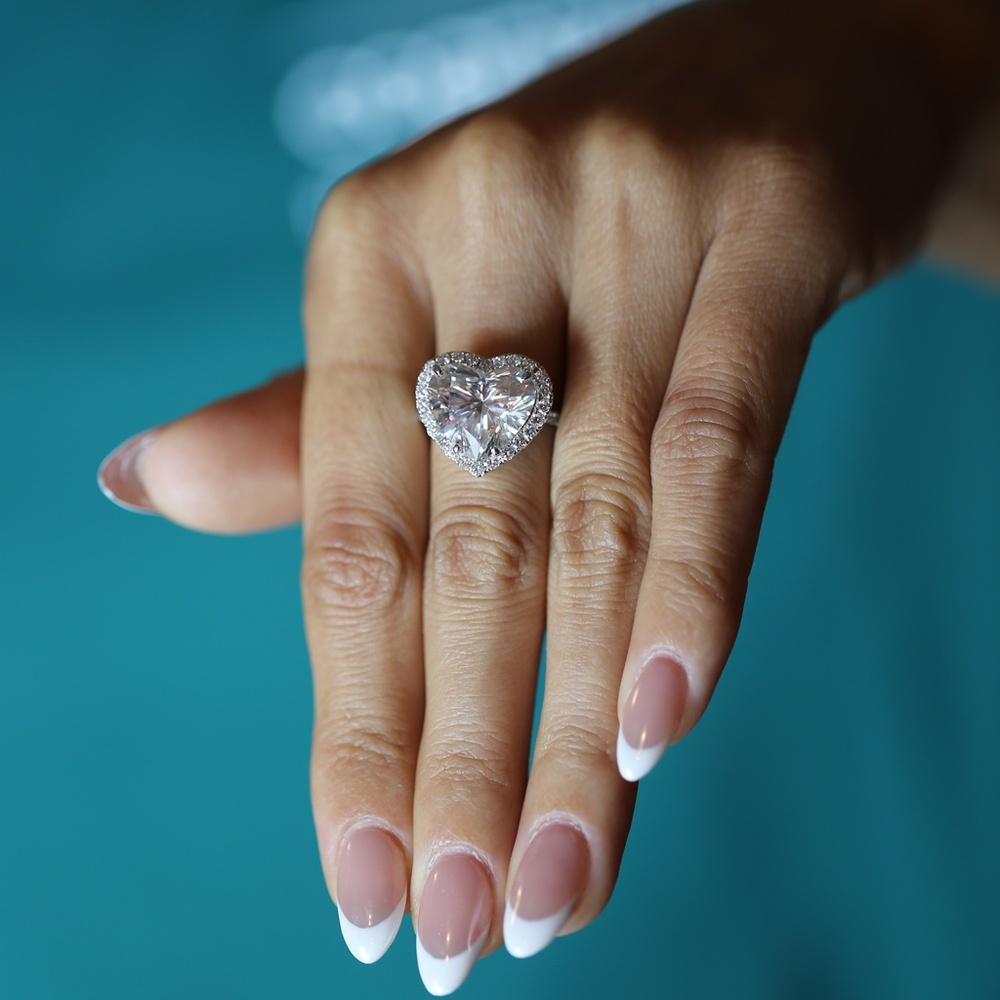 7 carat heart diamond halo ring